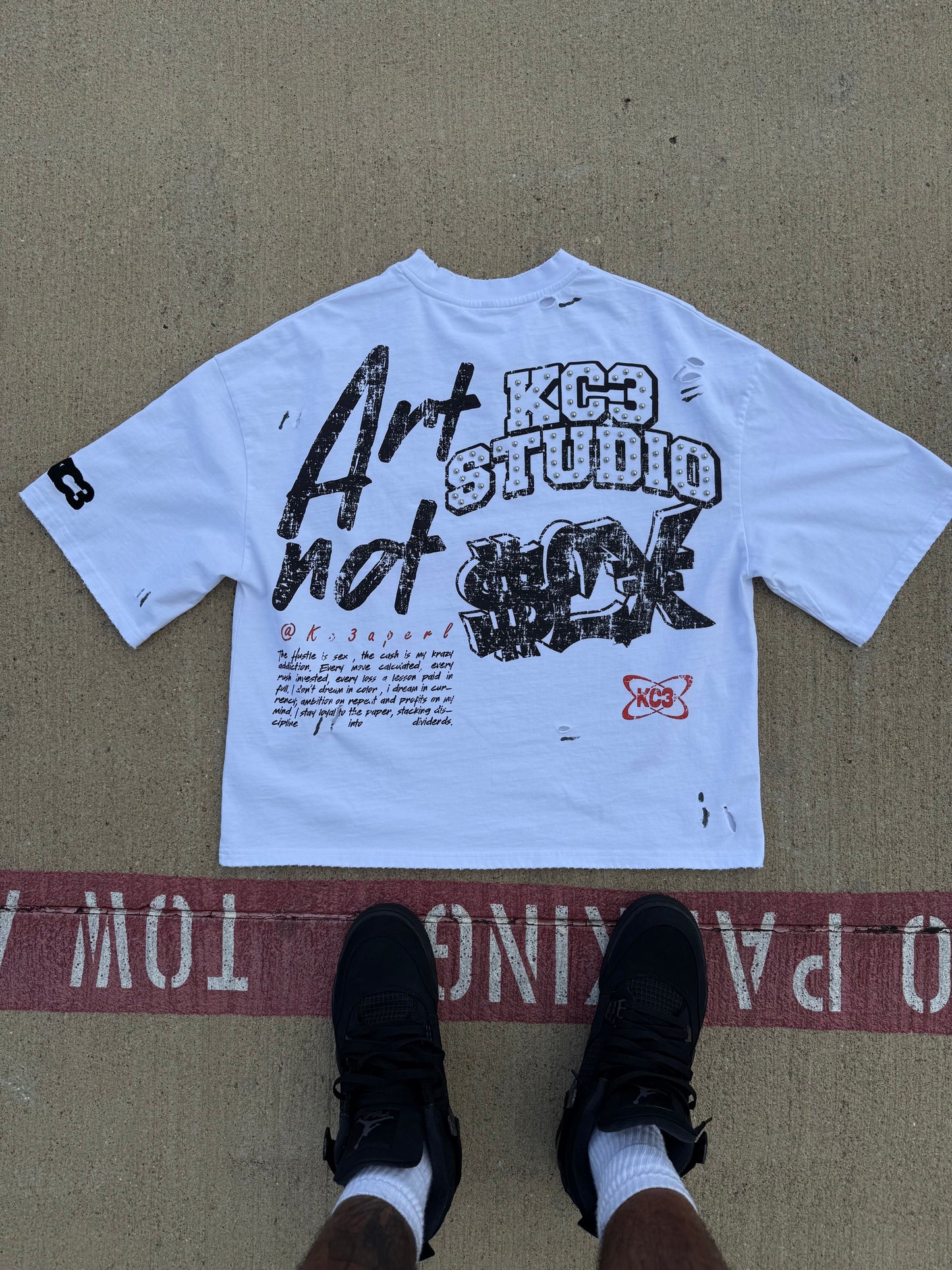 Kc3 Studios Graphic T-shirt
